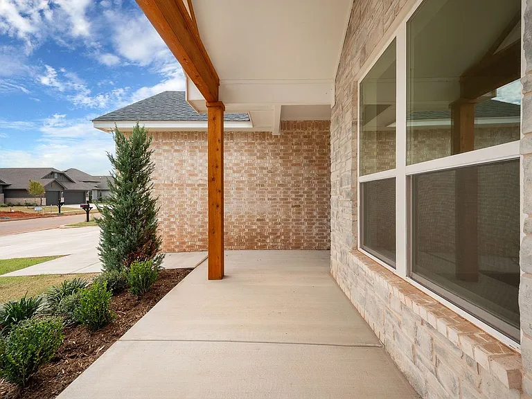 4909 Misty Wood Ln — Photo 8