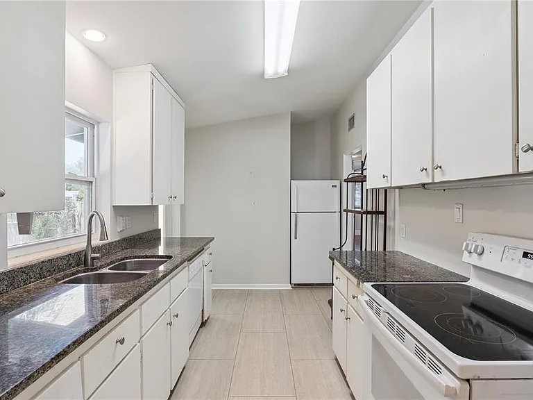 508 Dunblane Dr — Photo 8