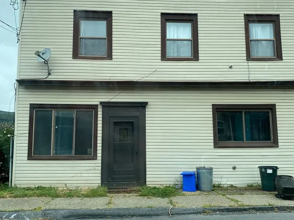 526 Delaware Ave, Olyphant, PA 18447