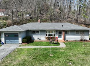 1604 Stadium Dr, Bluefield, WV 24701