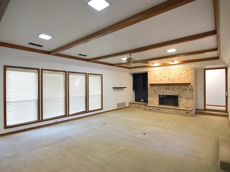 605 Pecos Trl — Photo 12