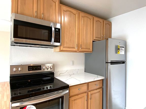 2nd image of 200 Guerrero St #303