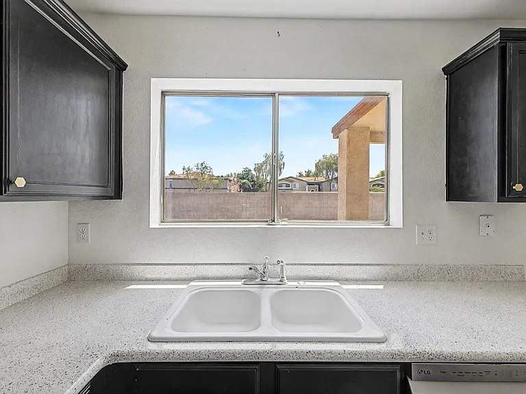 559 W Viola St — Photo 19
