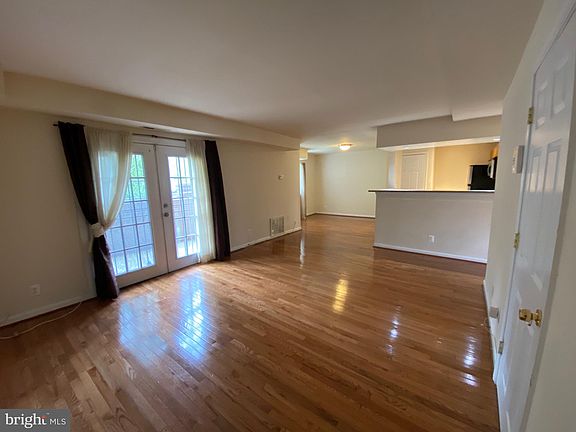 2nd image of 7516 Hawthorne St APT 1