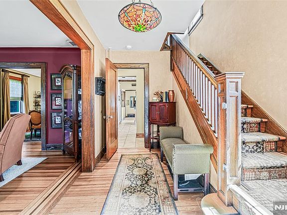 3rd image of 50 Orchard Ave