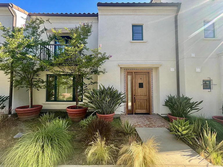188 S Sierra Madre Blvd #4 — Photo 5
