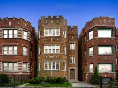 7711 S Essex Ave, Chicago, IL, 60649