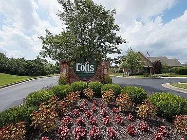 3rd image of 7331 Chatham Ct