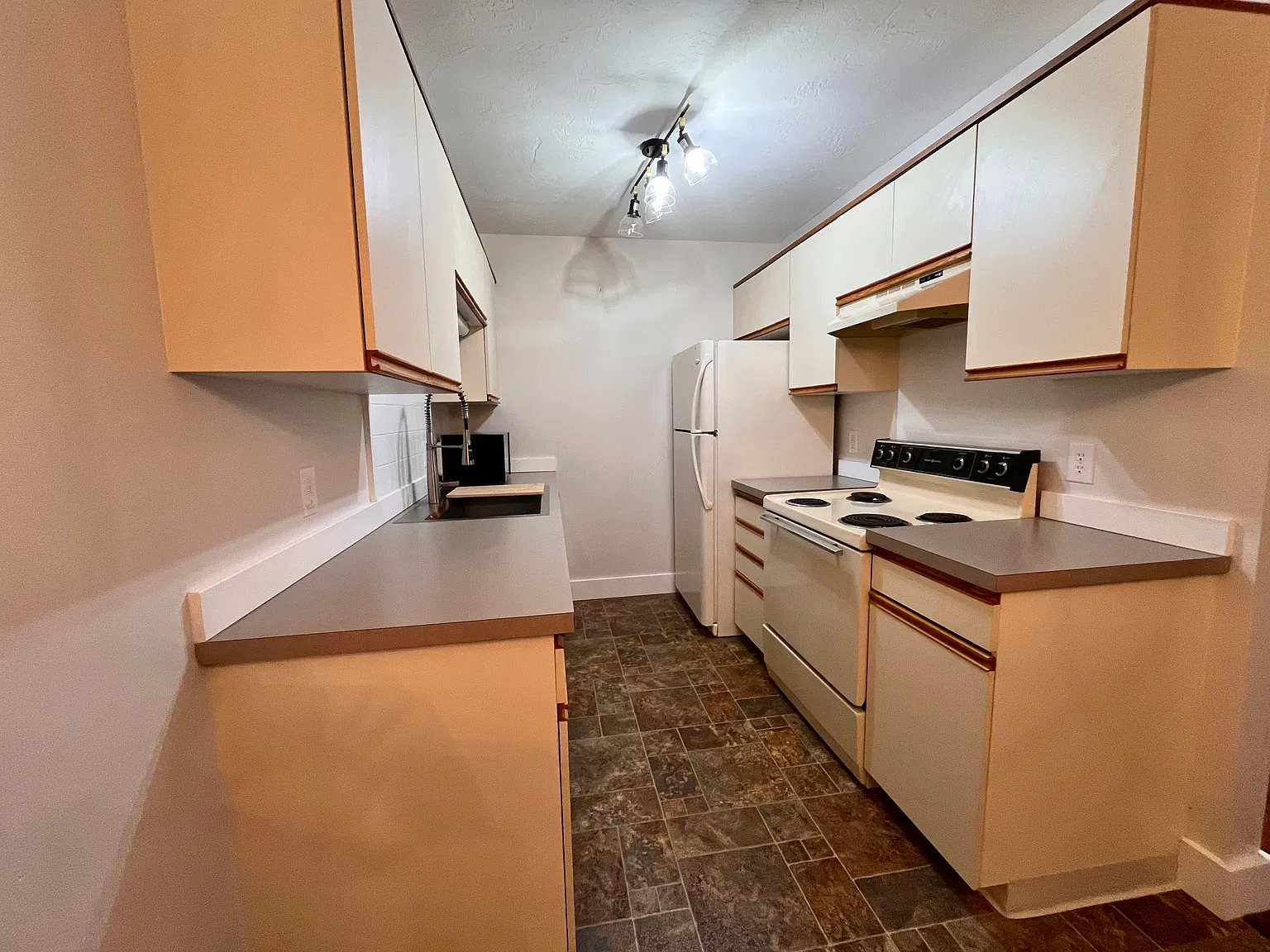 2 bed, 1.0 bath, 771 sqft, $1,500 — Photo 3