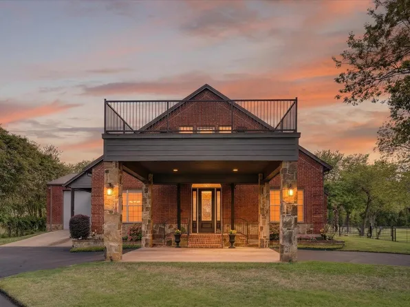 1290 Fox Ln, Burleson, TX 76028