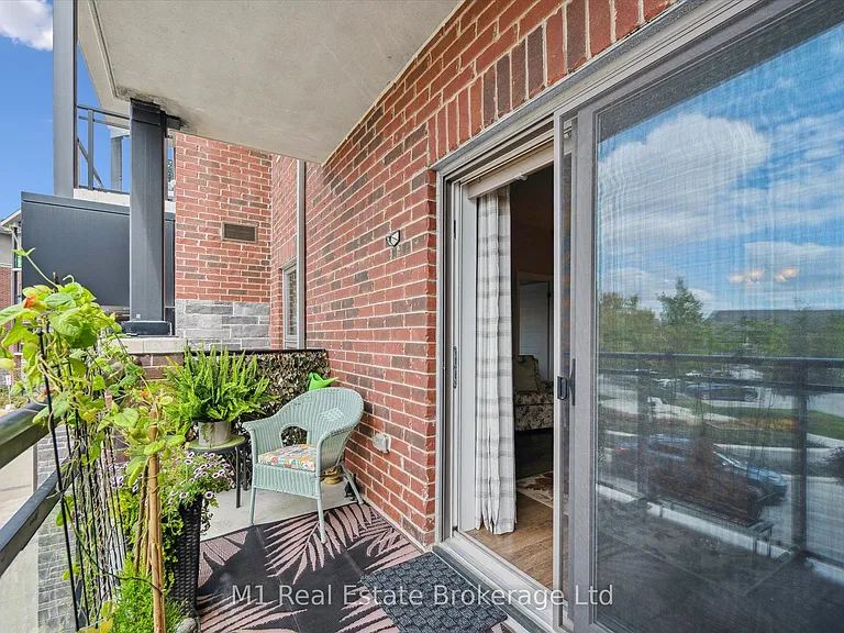35 Kingsbury Sq #215 — Photo 27