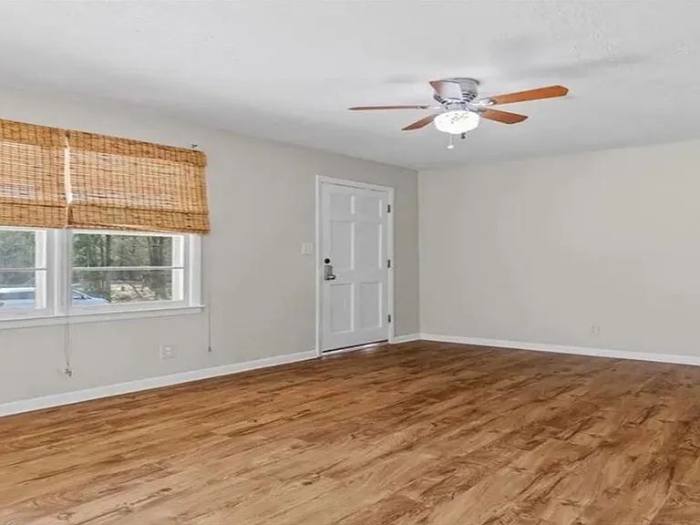 4685 Pinedale Dr — Photo 3