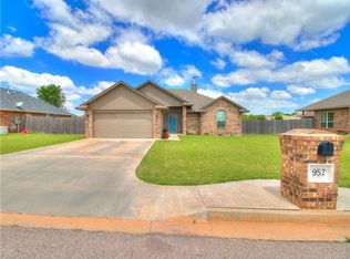 957 Phils Way NW, Piedmont, OK 73078