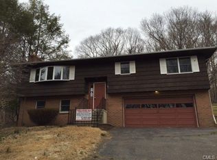 4 Rockwell Pl, Derby, CT 06418