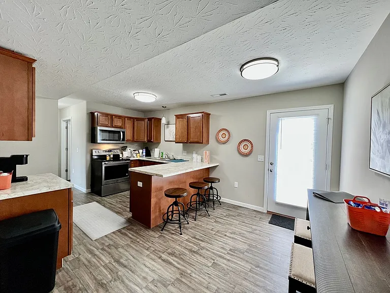 430 Ridgelawn Ave — Photo 9