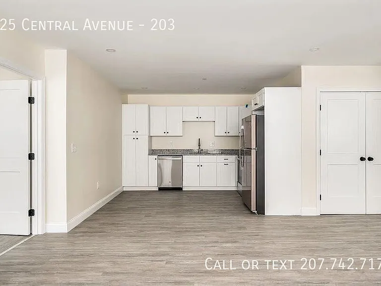 725 Central Ave #203 — Photo 7