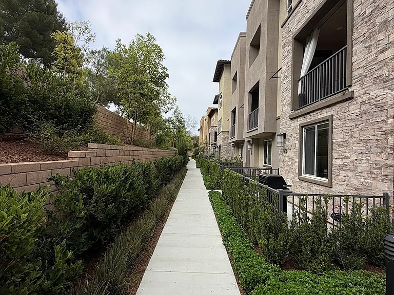 50 Sanctuary Ln — Photo 30