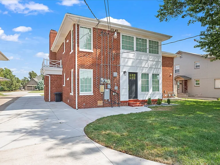 6521 Avondale Dr — Photo 43
