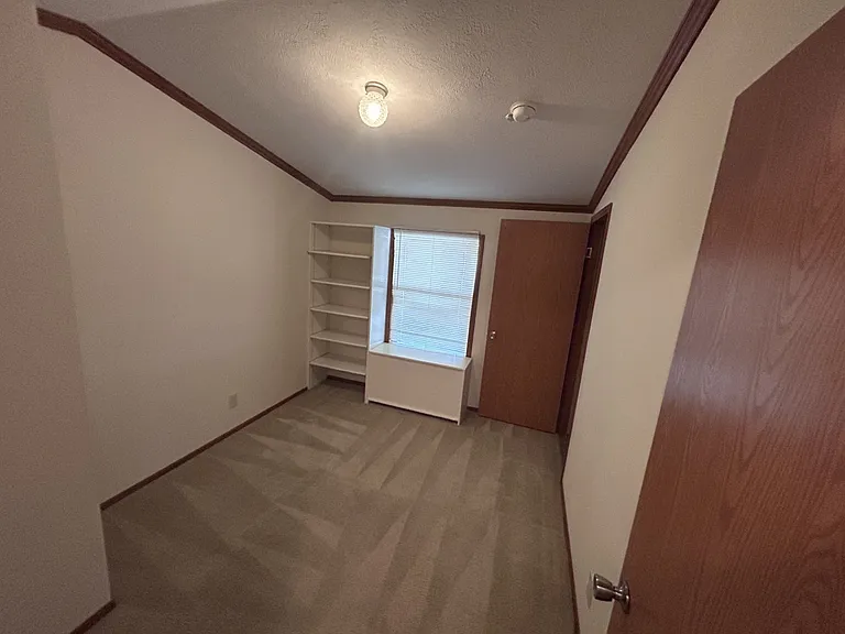 100 N Oriole St — Photo 3