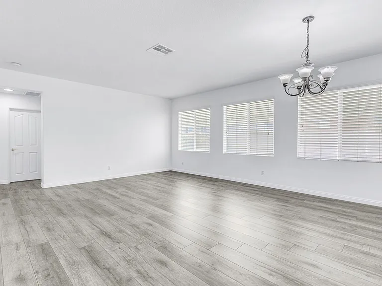 5810 Redhaven St — Photo 4