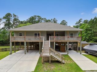 101 Azalea Ln, Pass Christian, MS 39571