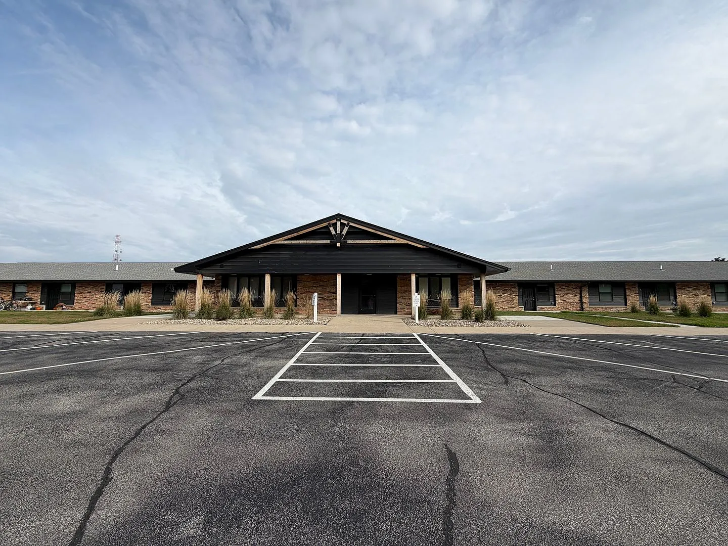 Cedar Ridge Apartments — Photo 1
