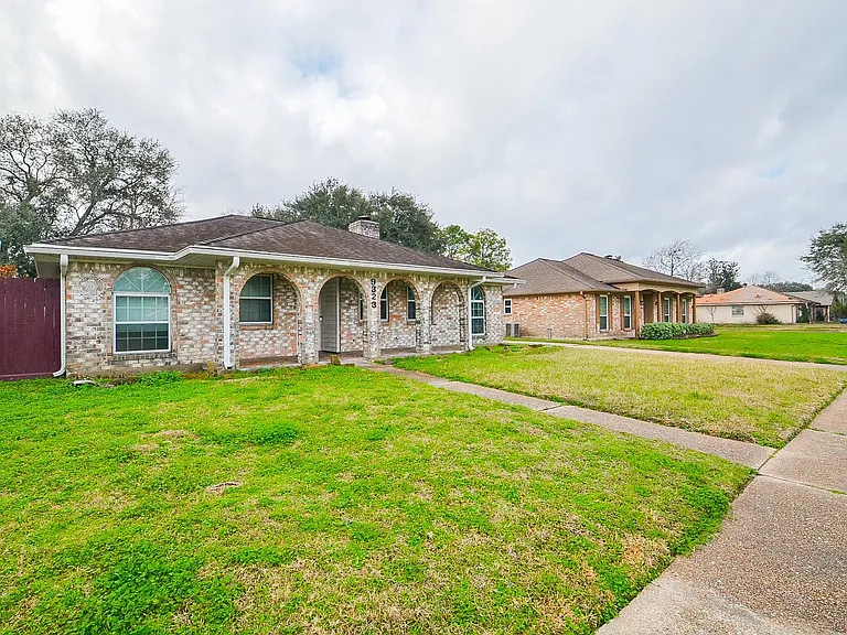 9323 Claridge Dr — Photo 4