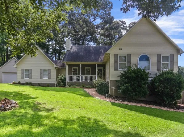 1201 56th Ct, Northport, AL 35473