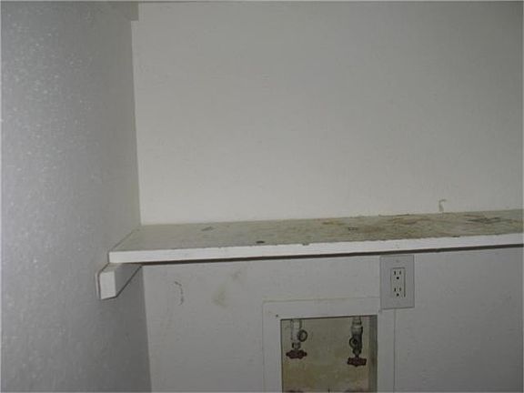 5th image of 21127 Park Mount Dr