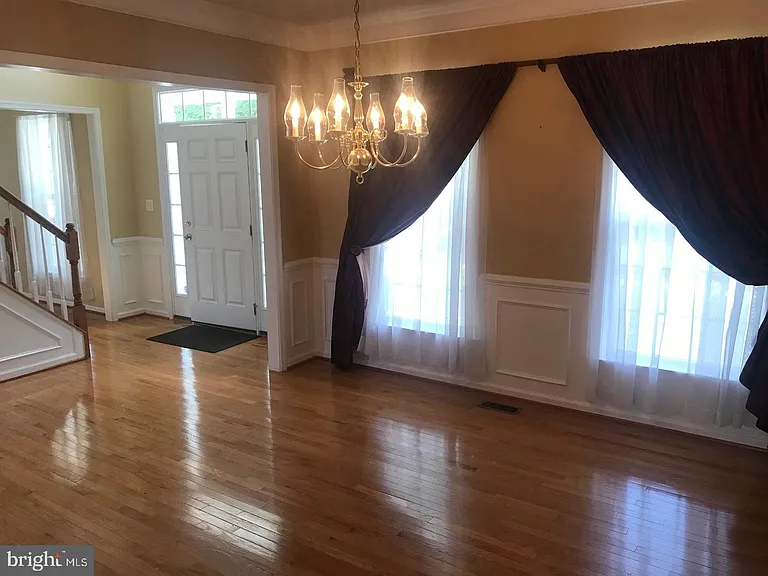 9 Saint Claires Ct — Photo 3