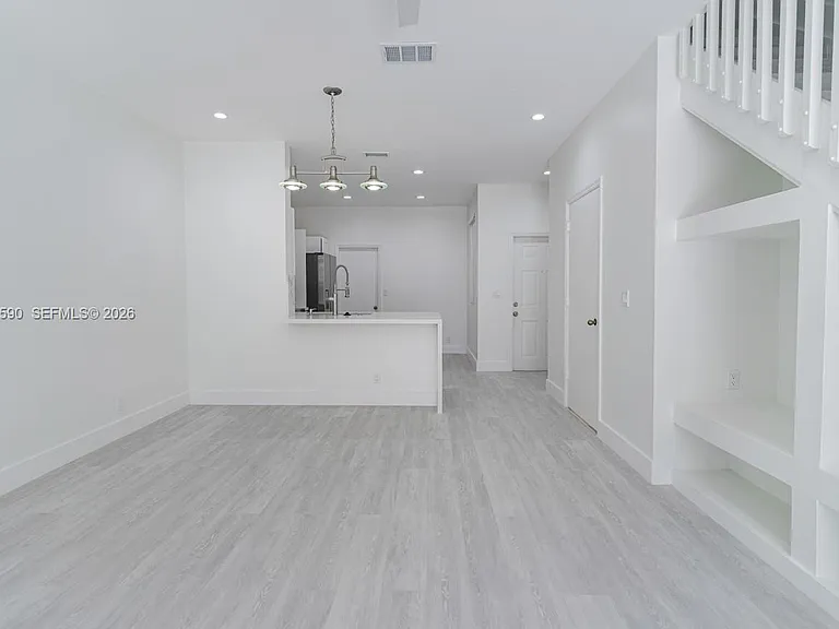 2098 Madeira Dr — Photo 13