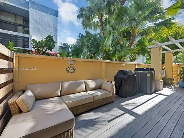 18345 NE 30th Pl — Photo 7
