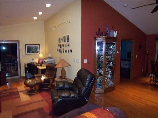 5th image of 131 Hillcrest Dr NE