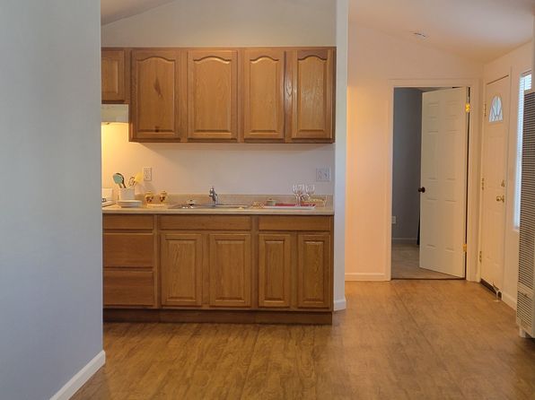 18020 Comstock Ave #9
