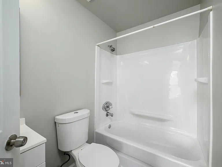 105 Brenwick Ct — Photo 20