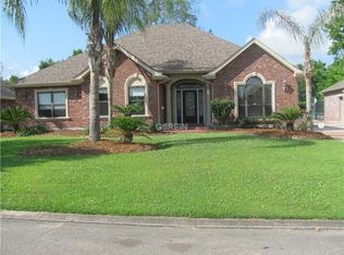 399 Moncla Ave, Belle Chasse, LA 70037