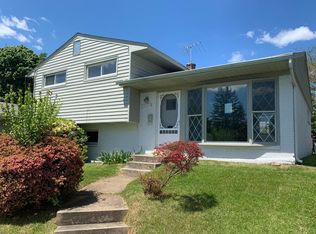 12812 Weiss St, Rockville, MD 20853