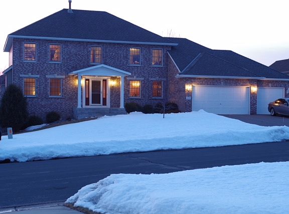 4th image of 4285 Cottonwood Ln N