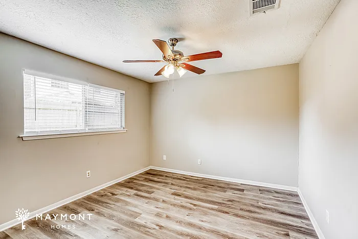 13823 Swiss Hill Dr — Photo 13