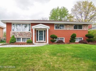 1556 W Holtz Ave, Addison, IL 60101