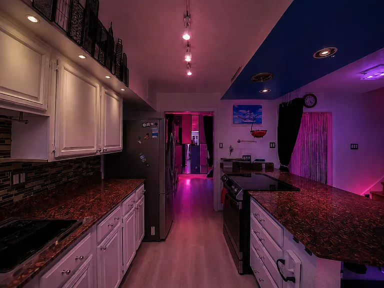 7877 Kendalia Dr — Photo 43