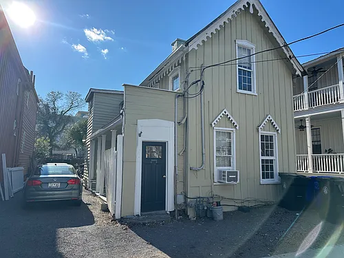 79 Nassau St #A Photo 1