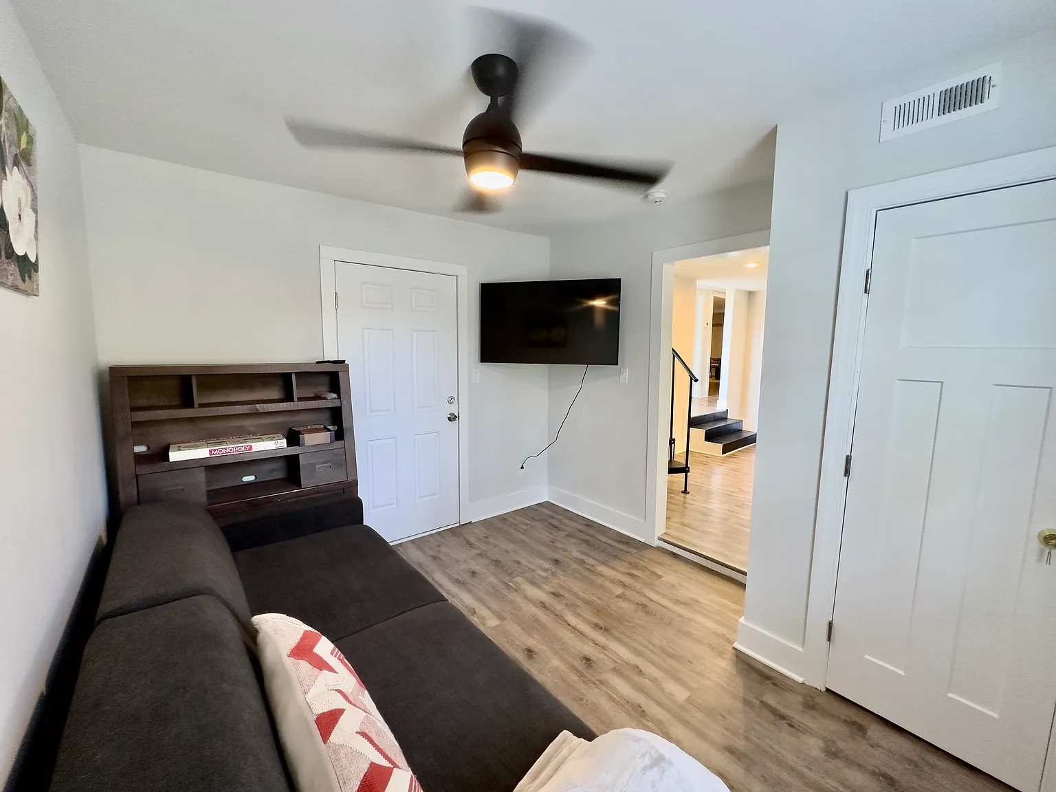 2 bed, 800 sqft, $1,300 — Photo 3