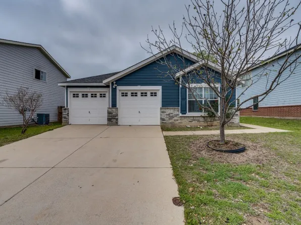 2912 Las Cruces Dr, Fort Worth, TX 76119