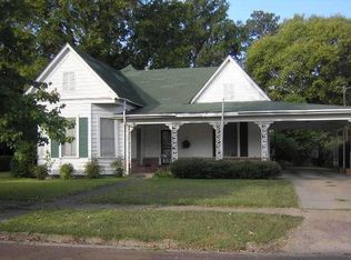 307 Oak St, Belzoni, MS 39038