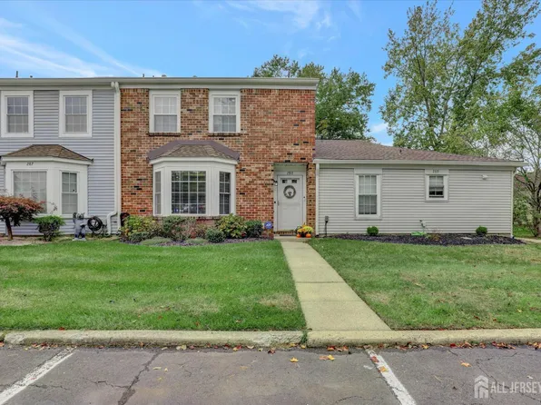 288 Bishop Ct, Old Bridge, NJ 08857