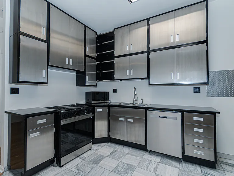 1024 N Western Ave #2 — Photo 8
