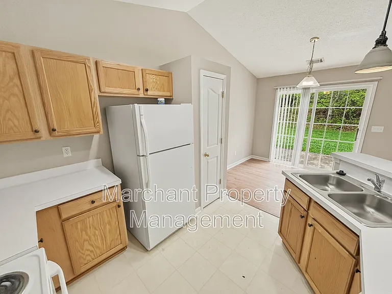 776 Waterbrook Ln — Photo 15