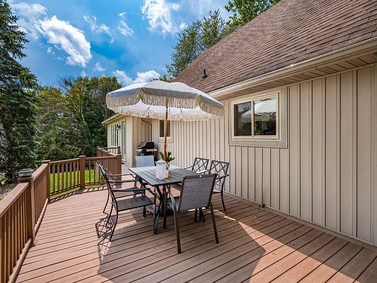 305 Ridgeway Dr — Photo 9