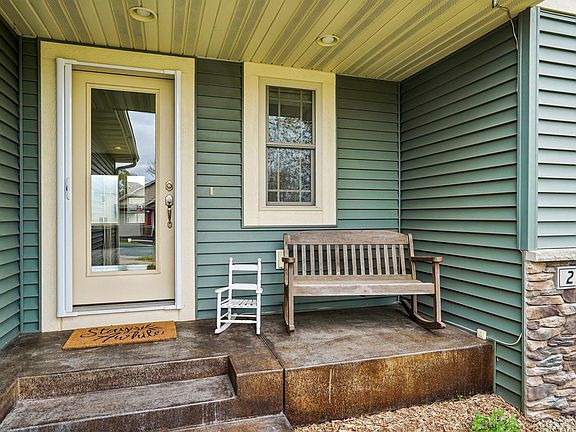 4th image of 298 Steelhead Dr